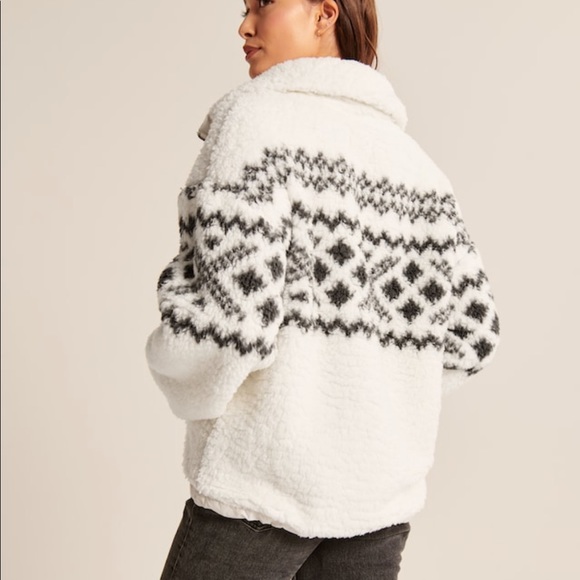 NWT Sherpa Half-Zip Sweater - Picture 4 of 6